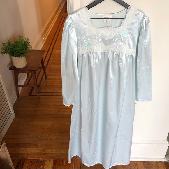 2/$20 Vintage Sears Amanda Stewart Intimates Nightgown - Picture 10 of 14